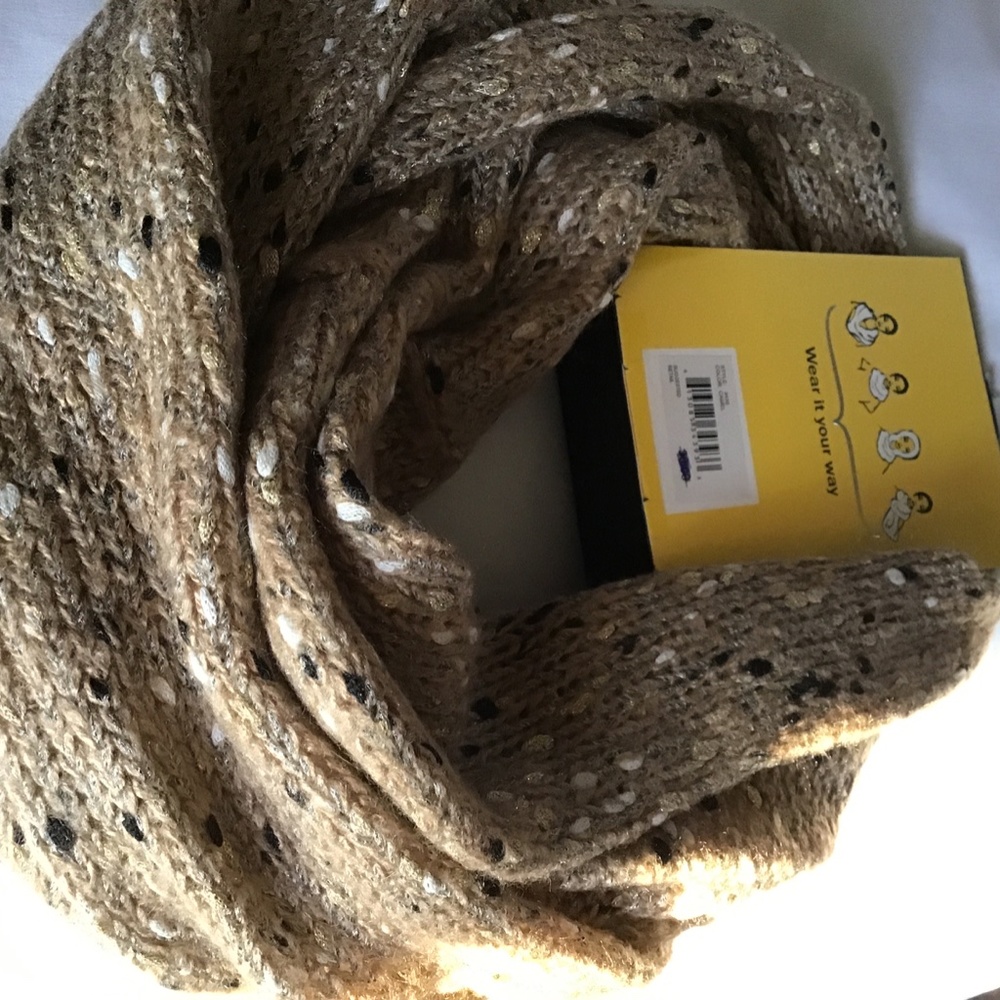 Loop scarf - Picture 2 of 2